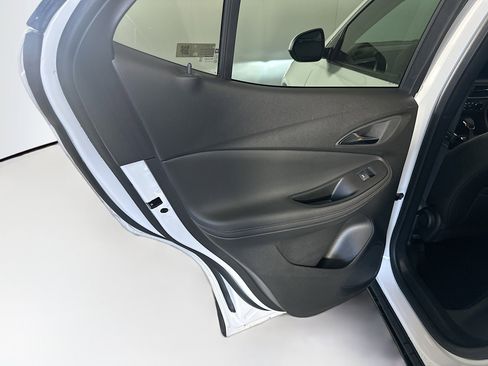 Used 2025 Buick Encore GX Preferred FWD image 25