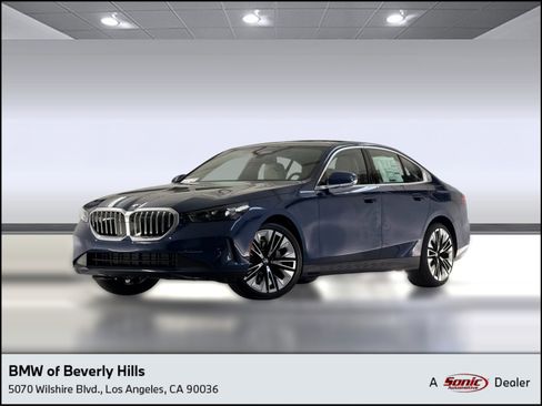 Used 2026 BMW 530i RWD image 1