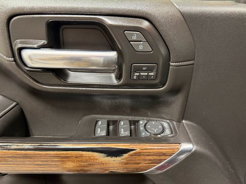 Used 2020 Chevrolet Silverado 2500 High Country image 13