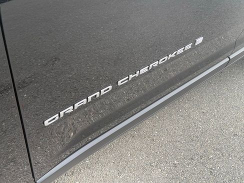 New 2025 Jeep Grand Cherokee Laredo X image 28