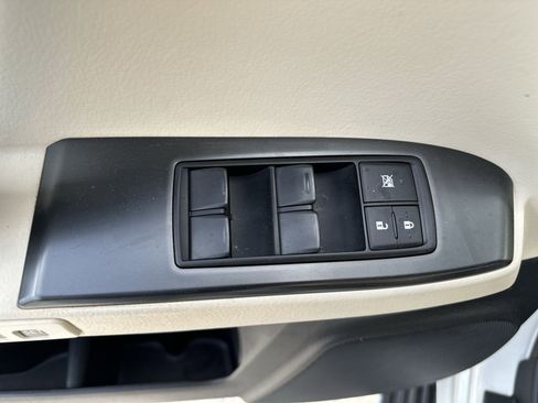 Used 2023 Lexus GX 460 Premium w/ Accessory Package AWD/4WD image 15