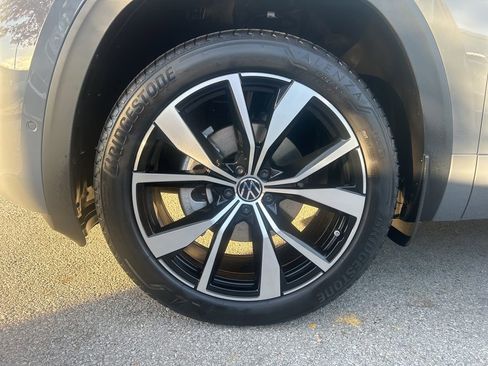 New 2026 Volkswagen Atlas Cross Sport SEL Premium R-Line AWD/4WD image 34