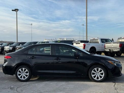 Used 2023 Toyota Corolla LE image 36