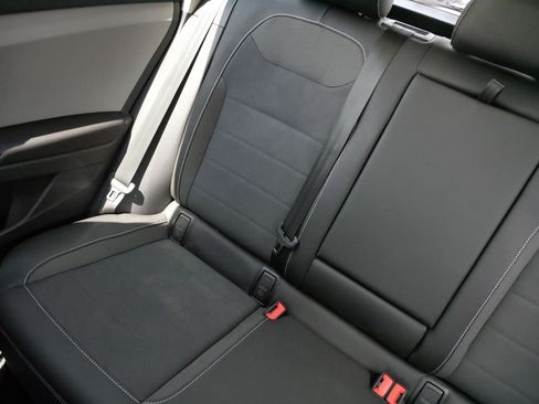 Certified 2023 Volkswagen Taos SE w/ Panoramic Sunroof Package AWD/4WD image 12