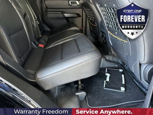 Used 2024 Ford Bronco Badlands w/ Sasquatch Package AWD/4WD image 32