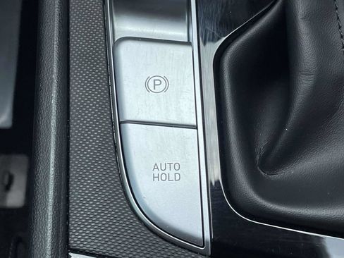 Used 2022 Hyundai Elantra Limited FWD image 43