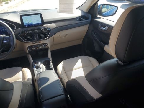 Used 2020 Ford Escape Titanium FWD image 18
