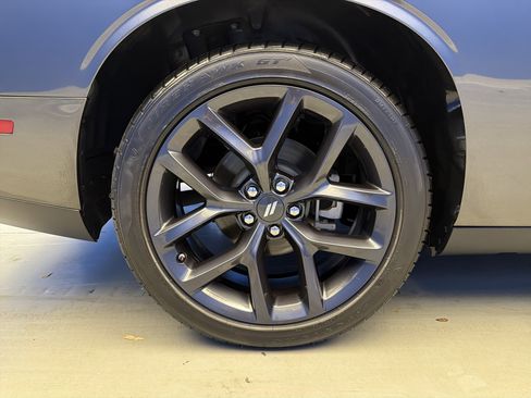 Used 2023 Dodge Challenger SXT w/ Blacktop Package image 9