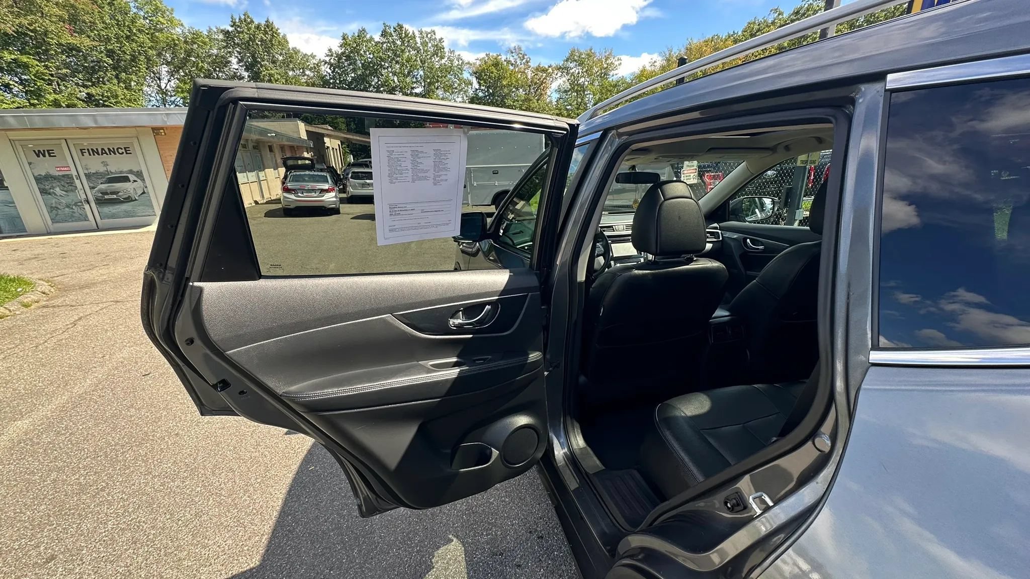 Used 2016 Nissan Rogue SL w/ SL Premium Package AWD/4WD image 32