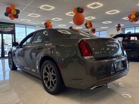 Used 2017 Chrysler 300 S image 8