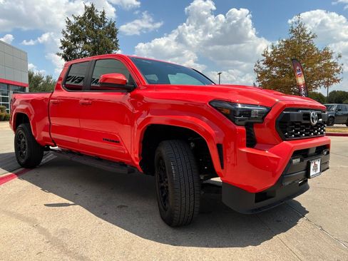 Used 2024 Toyota Tacoma TRD Sport RWD image 4