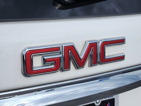 Used 2018 GMC Terrain Denali w/ Comfort Package FWD image 12