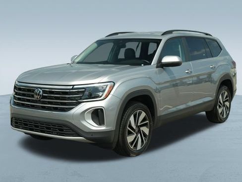 Used 2025 Volkswagen Atlas SE FWD image 3