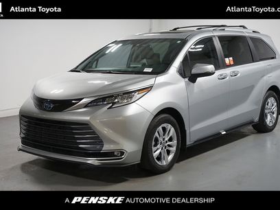 Certified 2023 Toyota Sienna Limited