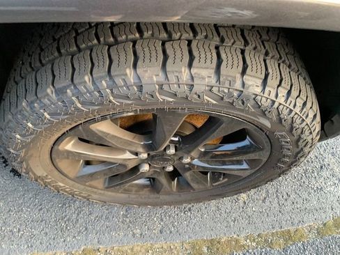 Certified 2021 Jeep Grand Cherokee Laredo X AWD/4WD image 8