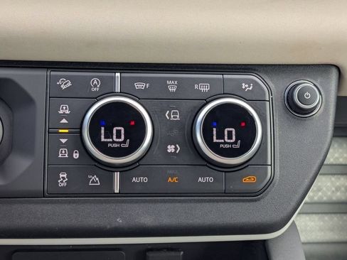 Used 2023 Land Rover Defender 110 SE AWD/4WD image 24