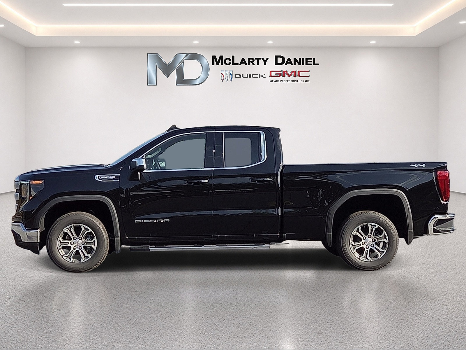 New 2026 GMC Sierra 1500 SLE w/ Preferred Package AWD/4WD image 3