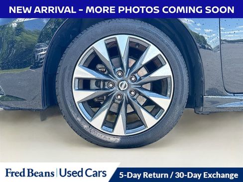 Used 2017 Nissan Sentra SR FWD image 12