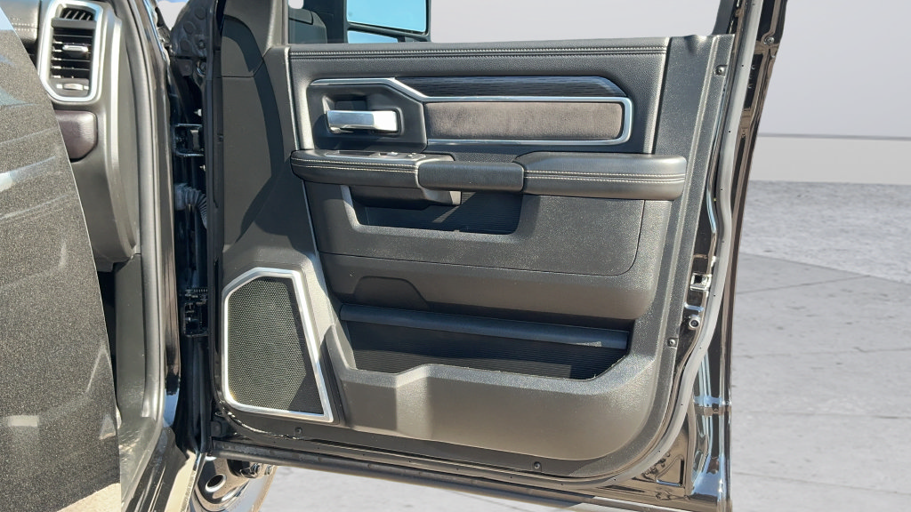 Used 2024 RAM 3500 Laramie w/ Night Edition AWD/4WD image 19