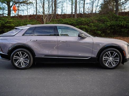 Used 2025 Cadillac Lyriq Luxury image 12