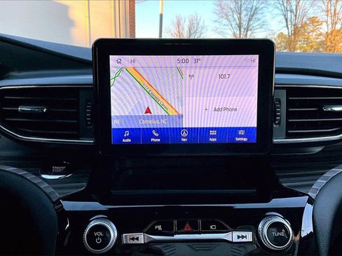 Used 2023 Ford Explorer Limited image 13