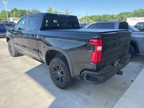Used 2023 Chevrolet Silverado 1500 ZR2 w/ Technology Package AWD/4WD image 3