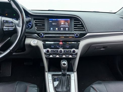 Used 2019 Hyundai Elantra Limited image 7