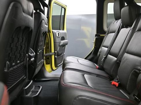 Certified 2023 Jeep Wrangler Unlimited Rubicon w/ Cold Weather Group AWD/4WD image 10