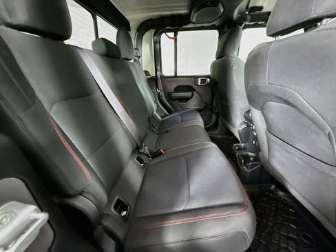 Used 2023 Jeep Gladiator Rubicon w/ Cold Weather Group AWD/4WD image 20