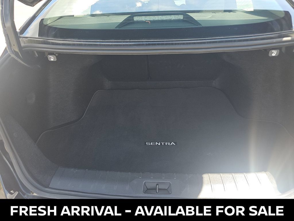 Used 2026 Nissan Sentra SR w/ Floor Mat Package FWD image 15