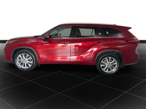 Used 2021 Toyota Highlander Limited AWD/4WD image 2