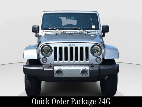 Used 2016 Jeep Wrangler Unlimited Sahara w/ Dual Top Group AWD/4WD image 2