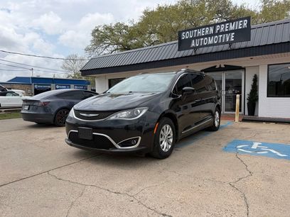 Used 2017 Chrysler Pacifica Limited