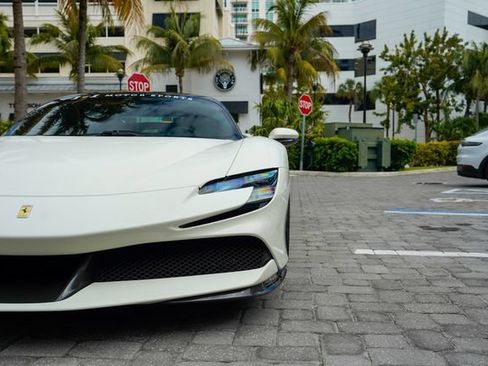 Used 2023 Ferrari SF90 Stradale AWD/4WD image 8