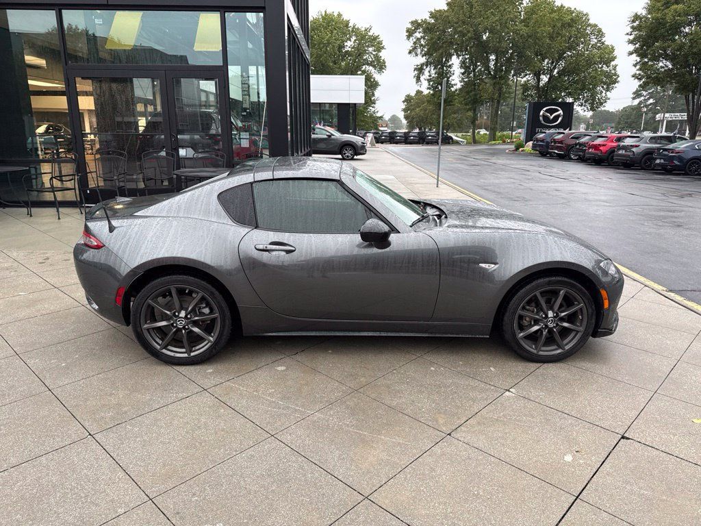 Used 2018 MAZDA MX-5 Miata RF Club RWD image 5