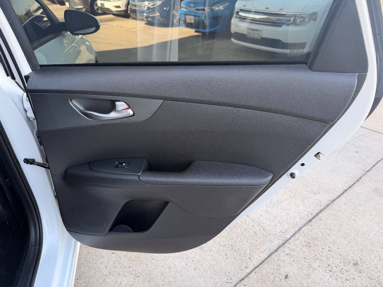 Used 2021 Kia Forte LXS FWD image 30