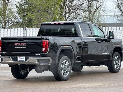 New 2026 GMC Sierra 2500 SLE AWD/4WD image 4