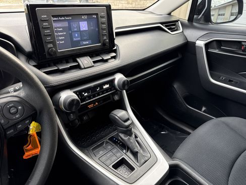 Used 2019 Toyota RAV4 LE w/ All Weather Liner Package image 19