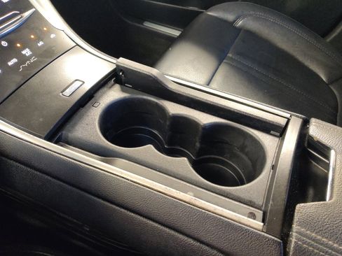 Used 2016 Lincoln MKZ FWD image 26