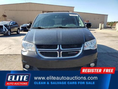 Used 2017 Dodge Grand Caravan SXT FWD image 9