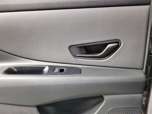 Used 2025 Hyundai Elantra Sport image 38