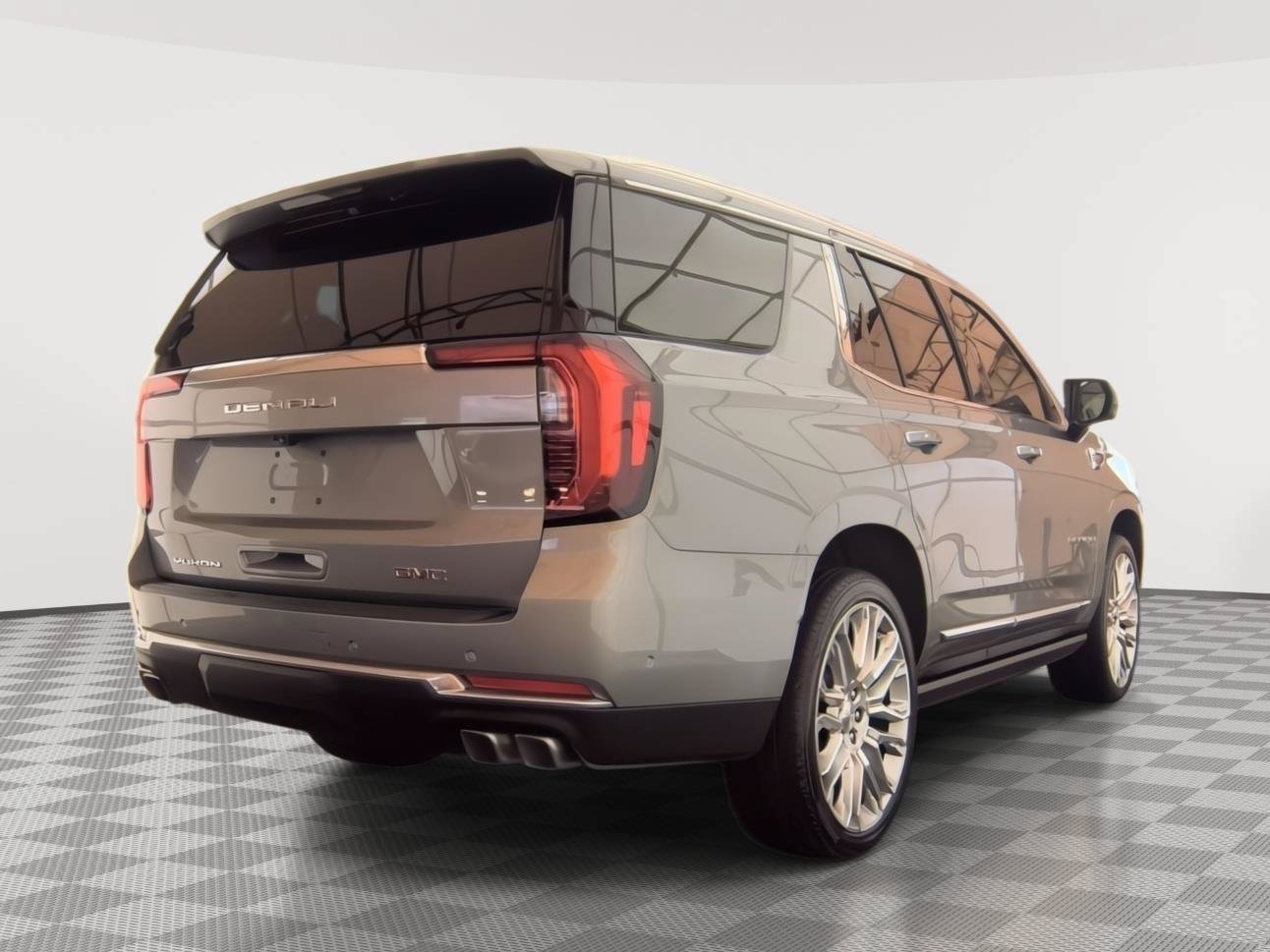 Used 2026 GMC Yukon Denali w/ Sun & Power Step Package AWD/4WD image 2