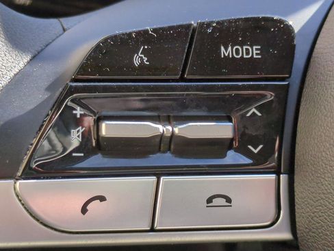 Certified 2023 Hyundai Elantra SEL image 22