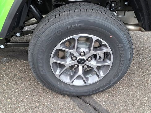 New 2025 Jeep Gladiator Sport image 5