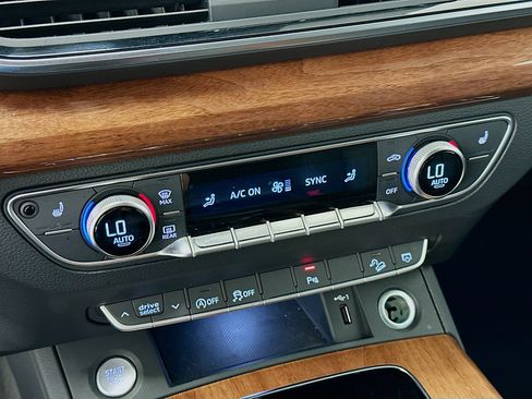 Used 2023 Audi Q5 2.0T Premium w/ Convenience Package AWD/4WD image 24