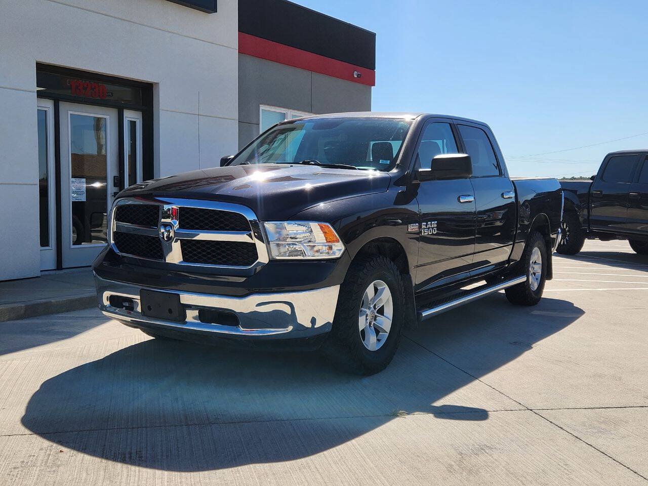 Used 2017 RAM 1500 Classic SLT AWD/4WD image 2