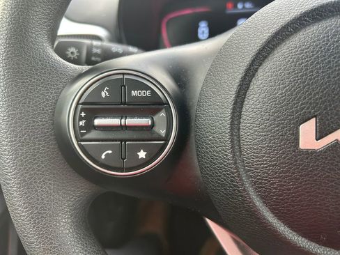 Used 2025 Kia Soul LX w/ LX Technology Package image 19