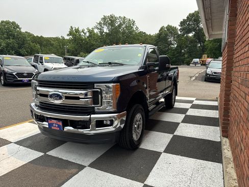 Used 2017 Ford F250 XLT w/ XLT Value Package AWD/4WD image 5