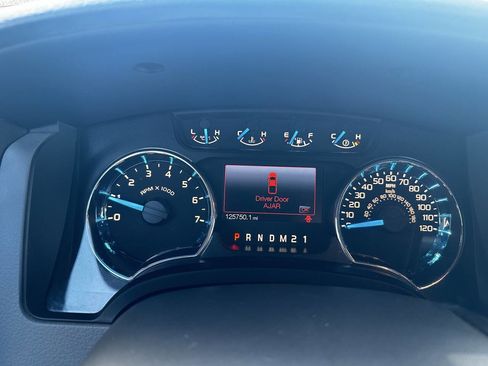 Used 2014 Ford F150 XLT w/ XLT Chrome Package image 13