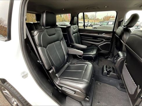 Used 2023 Jeep Grand Cherokee L Limited image 27